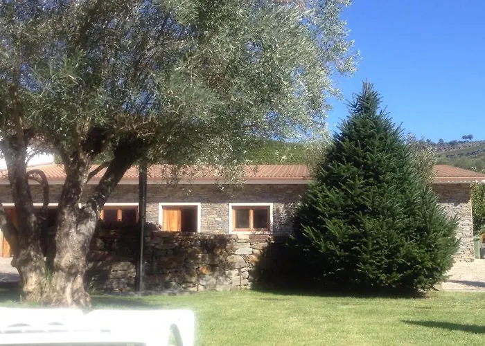 Quinta Madureira مزرعة للإقامة Alfoloes
